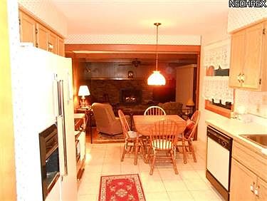 5th image of 277 Pickwick Dr