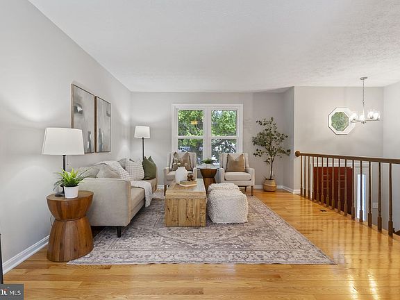 4th image of 1307 Roundhouse Ct