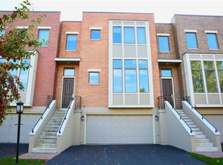 12 Bryn Mawr Ct, Albany, NY 12211