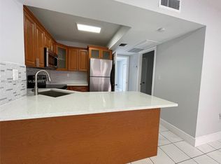 2166 W 60th St APT 15207, Hialeah, FL 33016