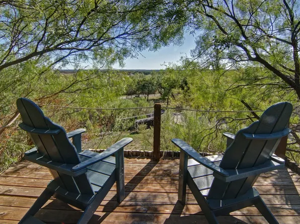 400 S Weldons Way, Graford, TX 76449