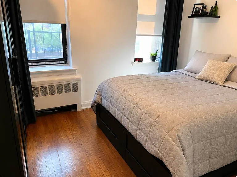 208 E 88th St #2C — Photo 3