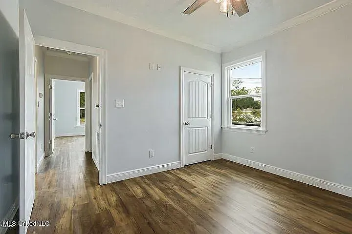 549 Saint John St — Photo 6