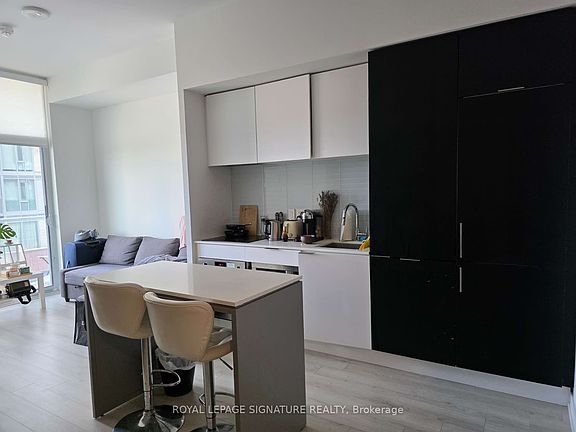 5th image of 33 Helendale Ave #421