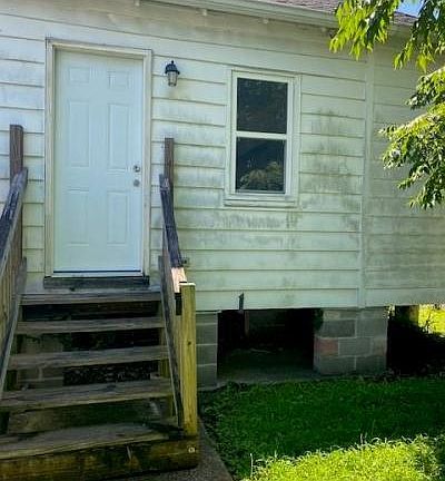 2nd image of 3722 Pauger St