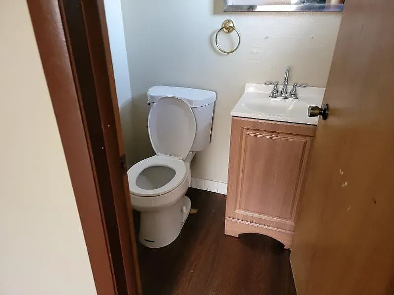 3 bed, 1.5 bath, 1250 sqft, $1,250 — Photo 3