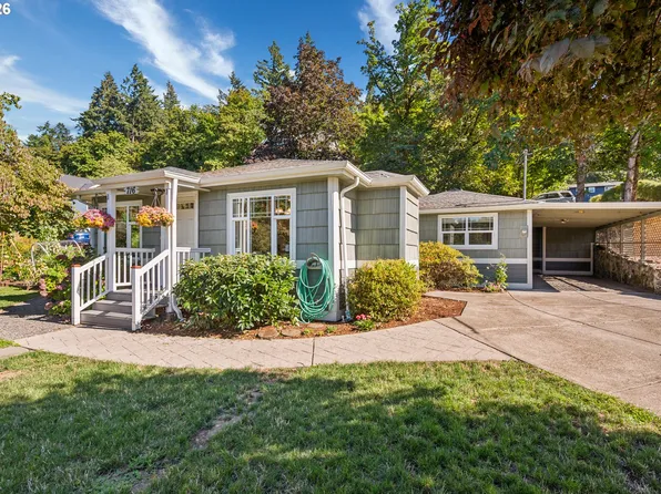 716 4th Ave, Oregon City, OR 97045
