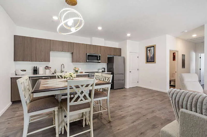 2 bed, 2.0 bath, 988 sqft, $2,600 — Photo 3