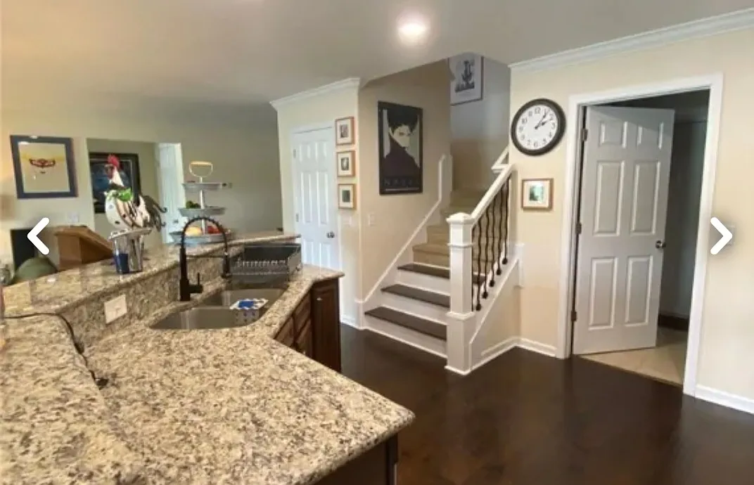 3 bed, 1867 sqft, $2,400 — Photo 1