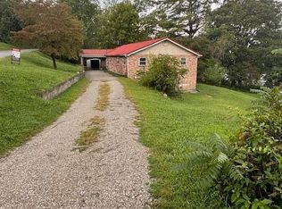 165 Gamble Dr, Jacksboro, TN 37757