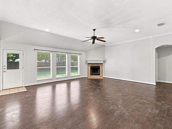 4th image of 108 Goldeneye Ln