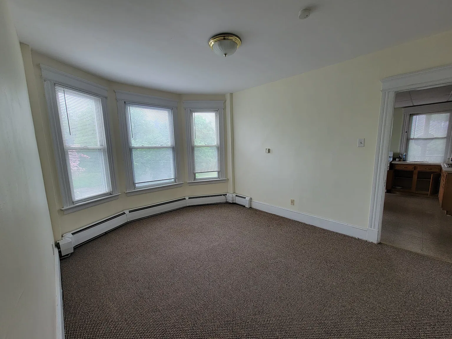1318 E Main St — Photo 3