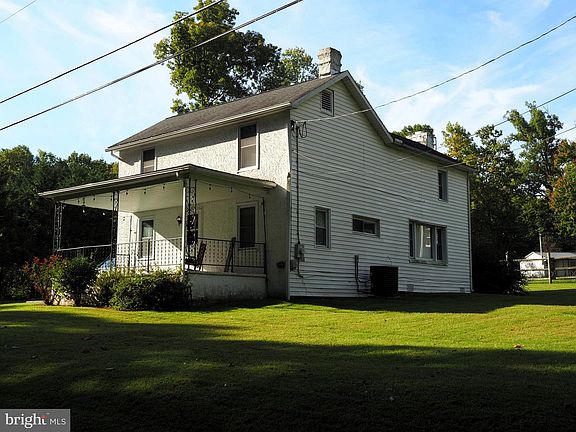 3rd image of 529 Goosemar Rd