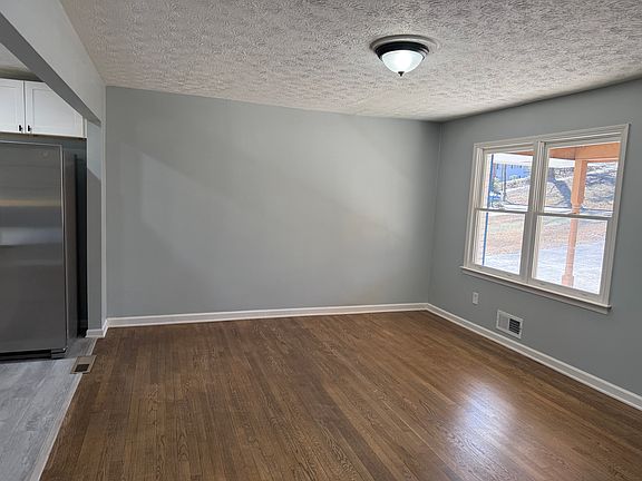 3rd image of 288 Prince Anthony Dr