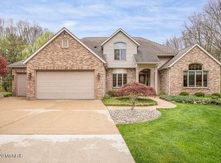 9122 Highland View Dr, Kalamazoo, MI 49009