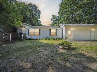 10126 Resort Rd, Pleasant Lake, MI 49272