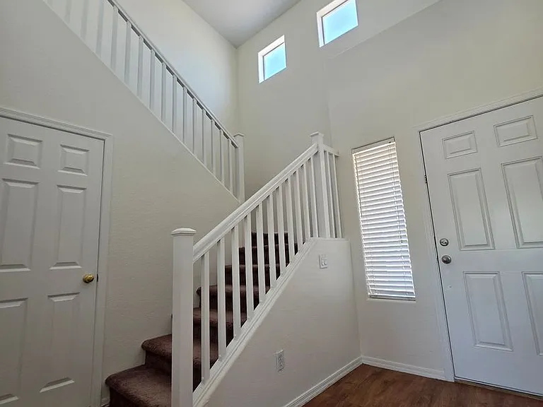 22257 N Gibson Dr — Photo 4