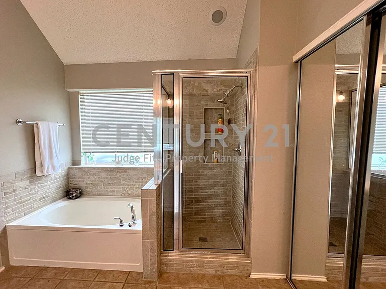11413 Huntington Rd — Photo 7