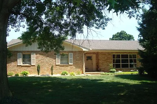 261 Roland Ave photo 1