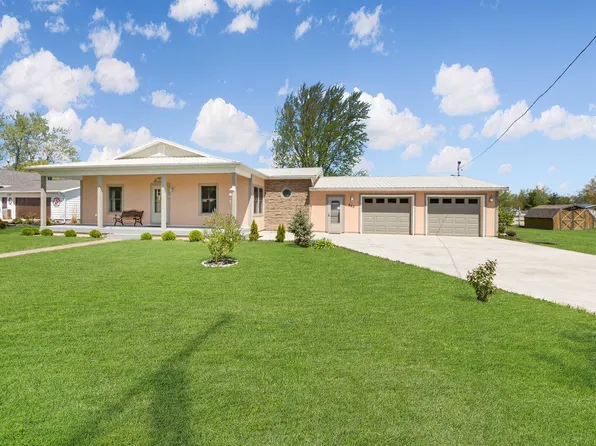 620 W 6th St, Minonk, IL 61760