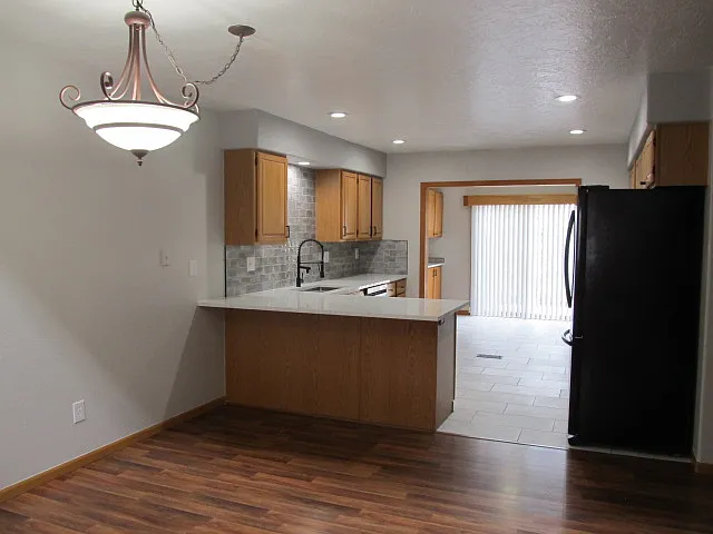102 Phyllis Ave — Photo 5