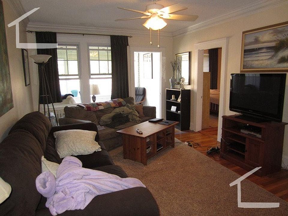 2nd image of 26 Chiswick Rd APT 2D