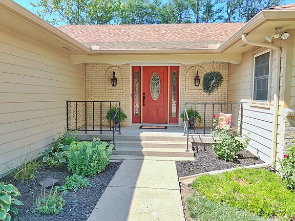 2nd image of 2134 Leland Way