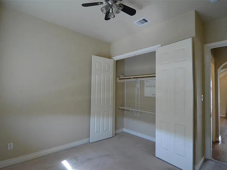 9006 Harbor Hills Dr E — Photo 16