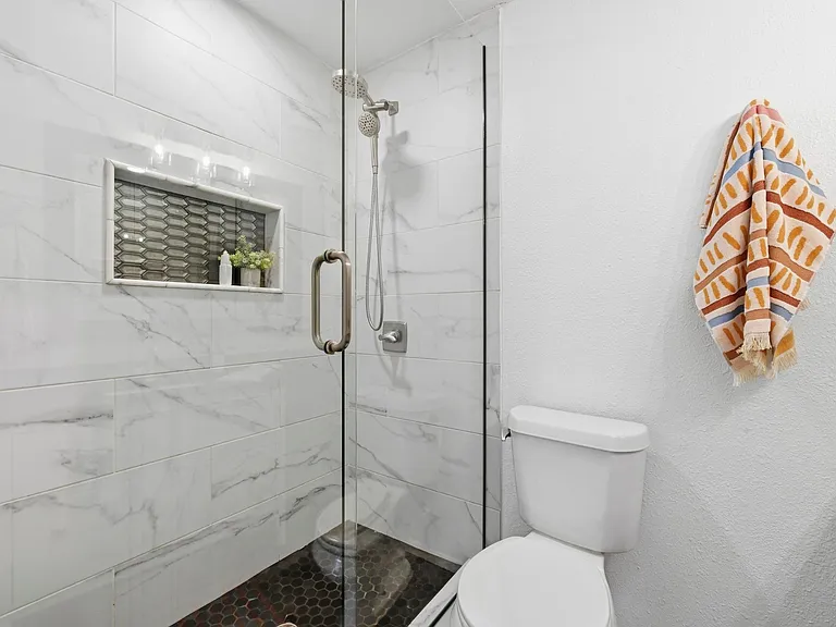 8400 Jamestown Dr #332 — Photo 19