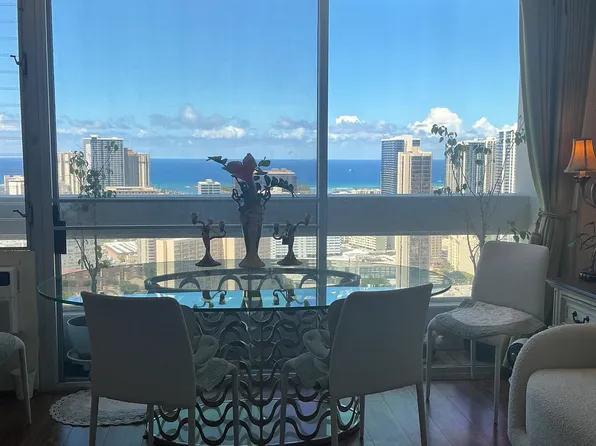 1212 Punahou St, Honolulu, HI