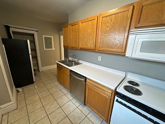 3rd image of 1481 Michigan Ave #14835