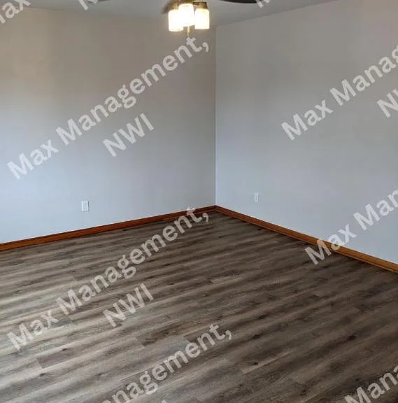4232 Drummond St #1 — Photo 2