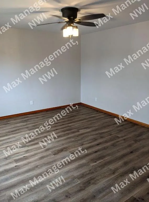 Building Photo - 4232 Drummond St #1