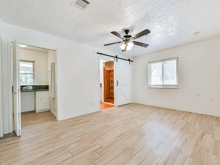 807 Stadium Cir — Photo 16