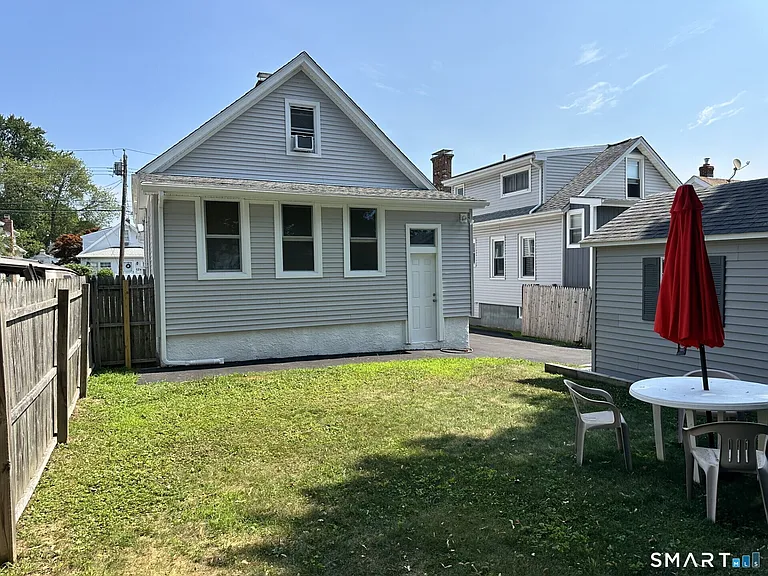 128 Grove Pl — Photo 26
