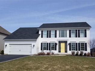 15 Jonquille Ct, Lancaster, NY 14086