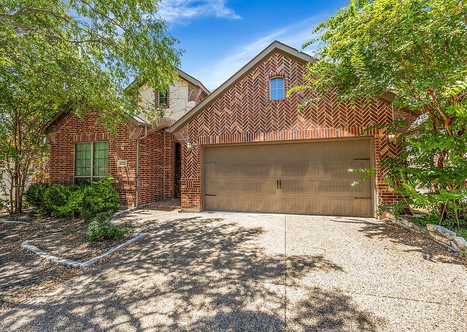 1st image of 1721 Medina Ln