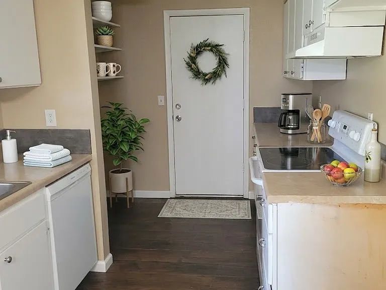 12 S Duncan Ave — Photo 3