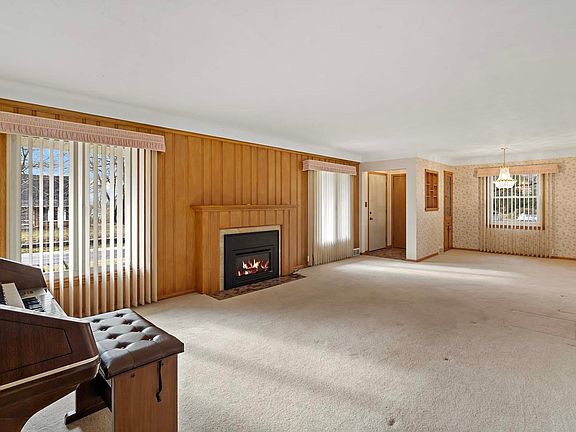 3rd image of 1101 Fenton St