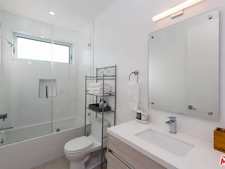721 N Spaulding Ave — Photo 32