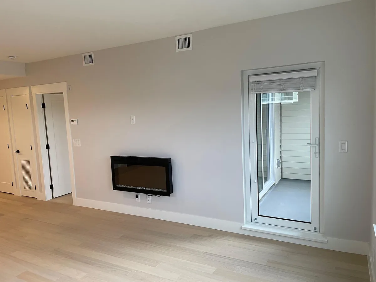 Building Photo - 22265 Dewdney Trunk Rd #407