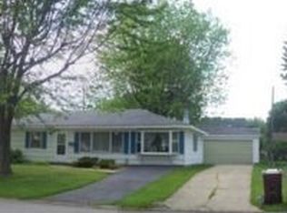 702 Ridgefield Rd, Valparaiso, IN 46385