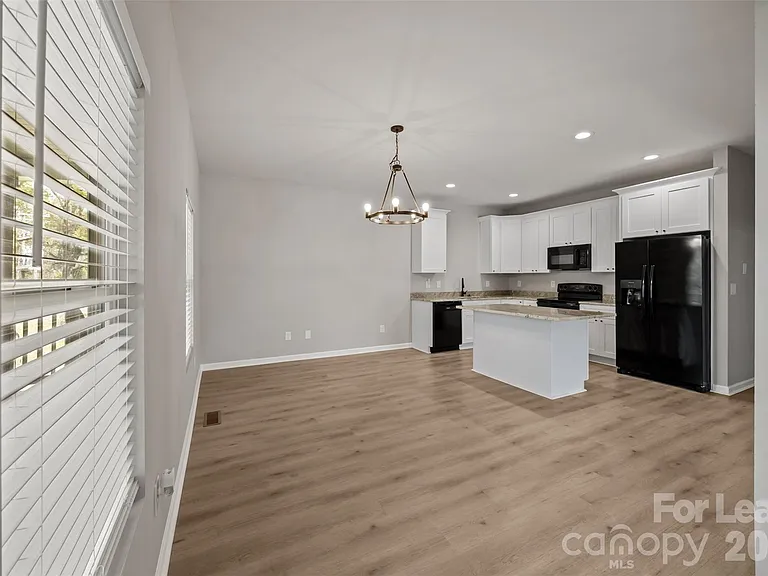 3130 Celia Ave — Photo 4