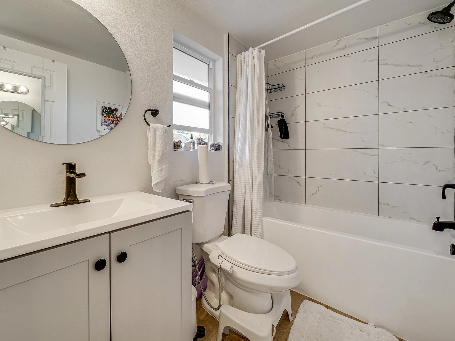 2 bed, 1020 sqft, $2,850 — Photo 3