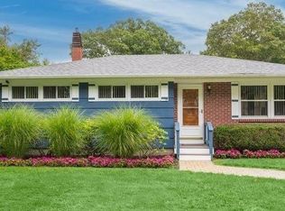 25 Old Neck Rd, Center Moriches, NY 11934