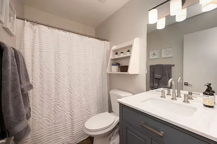 2nd Bedroom Private Ensuite Bathroom