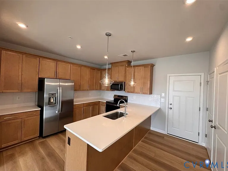 9252 Magellan Pkwy — Photo 3
