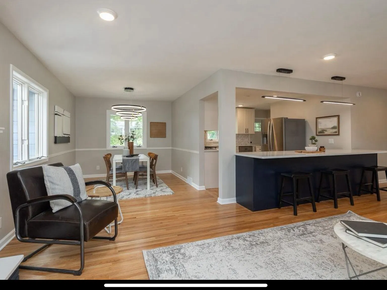 4 bed, 2359 sqft, $4,295 — Photo 4
