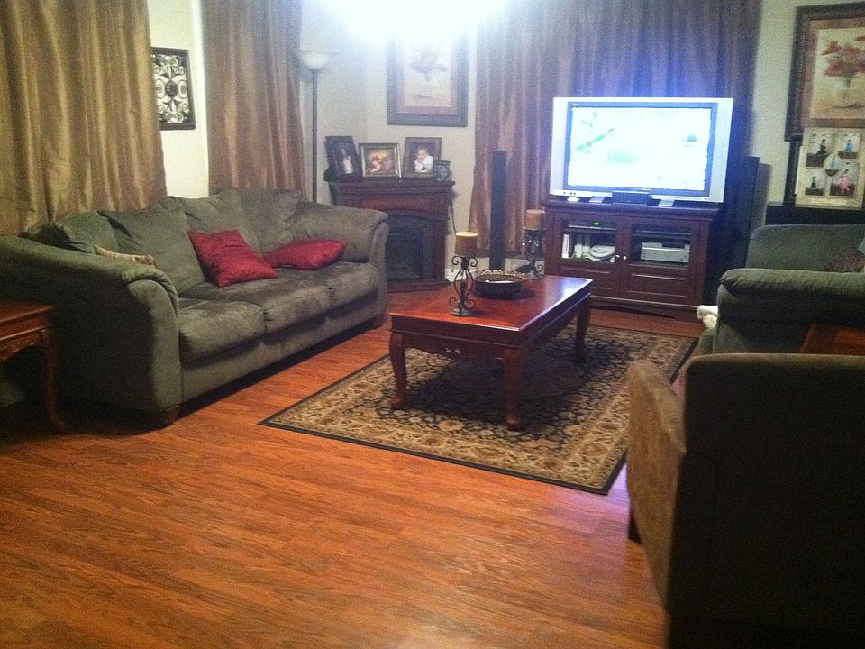 2nd image of 403 3rd St