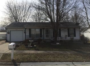 1322 Half Moon Dr, O'Fallon, MO